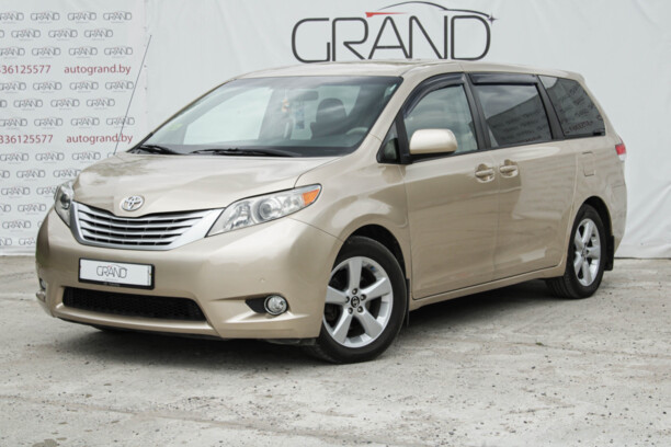 Toyota Sienna III (XL30), 7 мест, 2010 г.