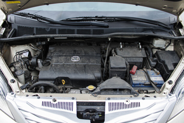 Toyota Sienna III (XL30), 7 мест, 2010 г.
