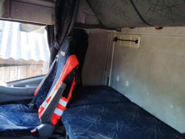 Iveco Stralis в сцепке с полуприцепом, 2004 г.