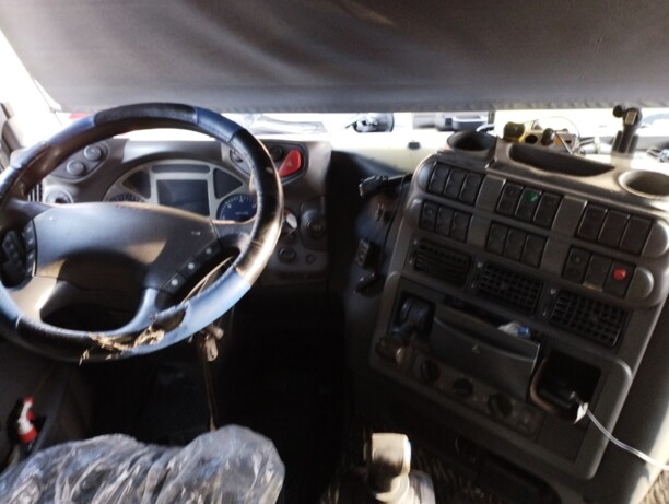 Iveco Stralis в сцепке с полуприцепом, 2004 г.