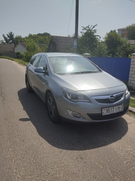 Opel Astra J, 2011 г.
