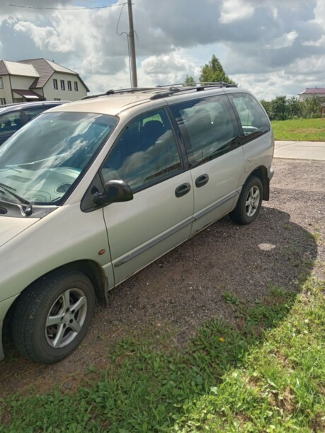 Chrysler Voyager III, 7 мест, 1999 г.