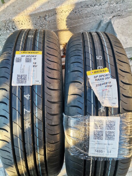 Легковые шины Dunlop 235/65 R18 2 шт.
