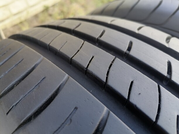 Легковые шины Kumho 185/65 R15 2 шт.