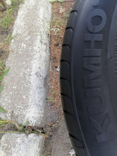 Легковые шины Kumho 185/65 R15 2 шт.