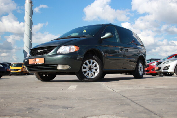 Chrysler Voyager IV, 7 мест, 2001 г.