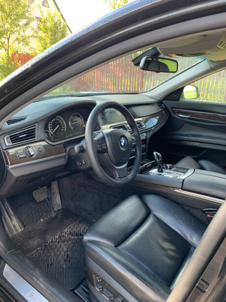 BMW 7 серия F02 (Long), 2010 г.