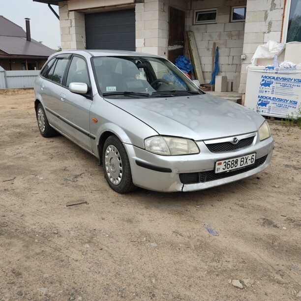 Mazda 323F, 1999 г.