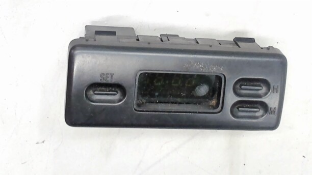 Консоль с часами для Isuzu Trooper II · Рестайлинг 1998 - 2002