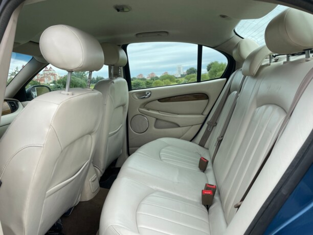 Jaguar X-Type, 2001 г.
