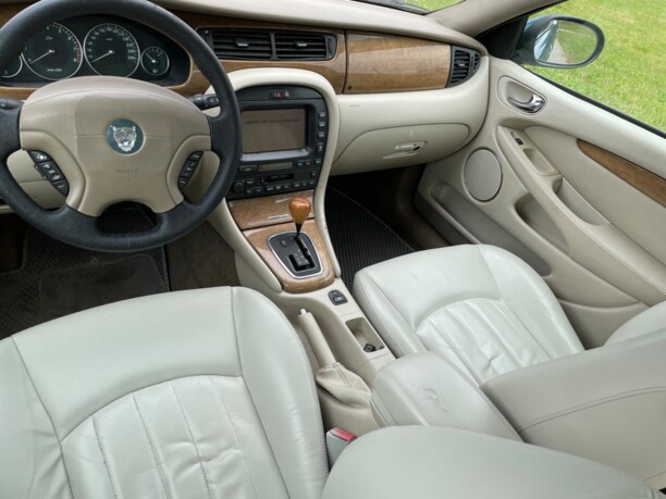 Jaguar X-Type, 2001 г.