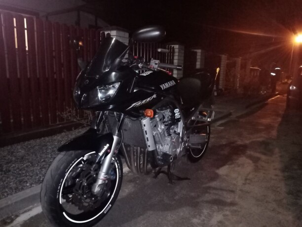 Yamaha FZS, 2001 г.