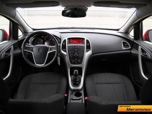 Opel Astra J, 2011 г.