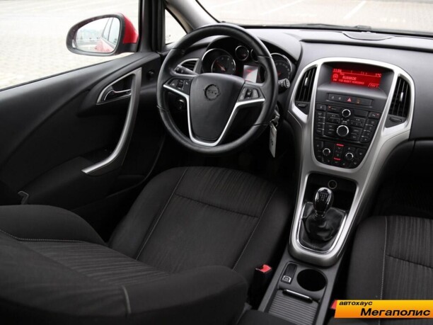 Opel Astra J, 2011 г.