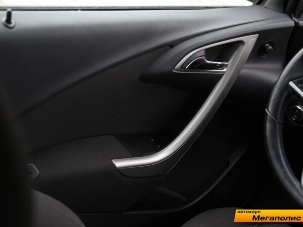 Opel Astra J, 2011 г.