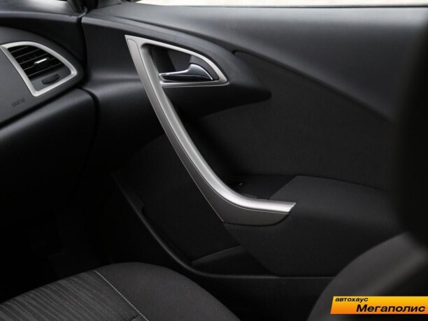 Opel Astra J, 2011 г.