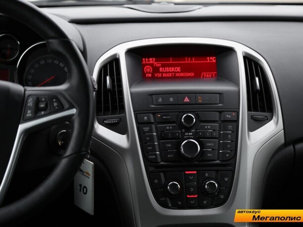 Opel Astra J, 2011 г.