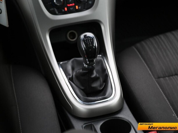 Opel Astra J, 2011 г.