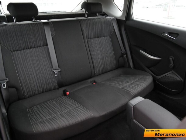 Opel Astra J, 2011 г.