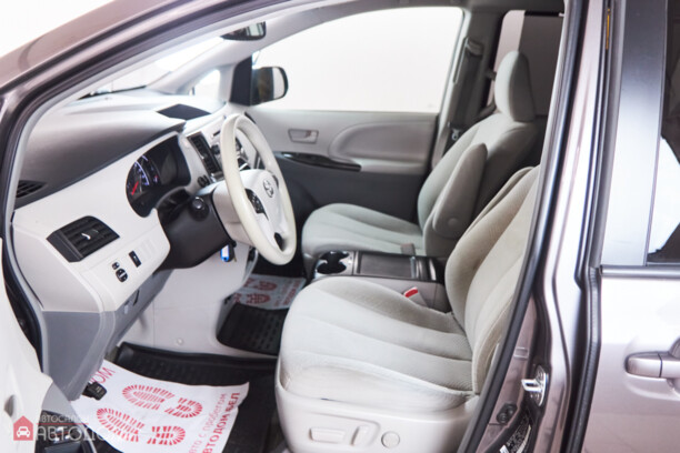 Toyota Sienna III (XL30), 7 мест, 2014 г.