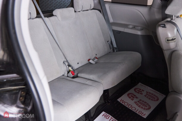 Toyota Sienna III (XL30), 7 мест, 2014 г.