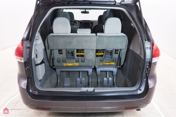 Toyota Sienna III (XL30), 7 мест, 2014 г.