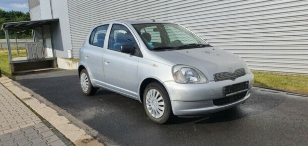 Toyota Yaris I (P1), 2002 г.