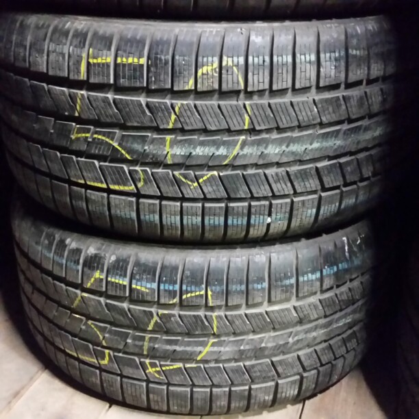 Легковые шины Pirelli Scorpion Ice&Snow RSC 315/35 R20 4 шт.