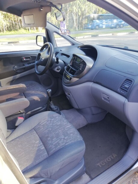 Toyota Previa II (XR30, XR40), 7 мест, 2002 г.