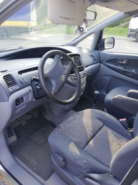 Toyota Previa II (XR30, XR40), 7 мест, 2002 г.