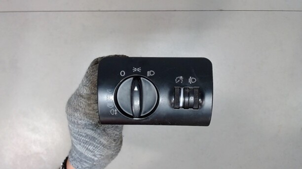 Переключатель света для Audi A6 C4 1994 - 1997