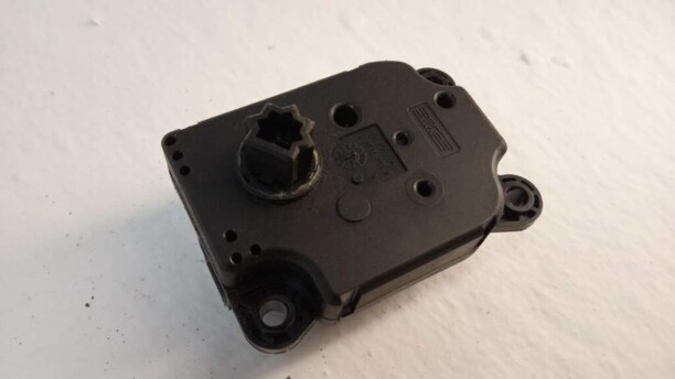 Моторчик заслонки печки для Ford Focus II 2004 - 2008