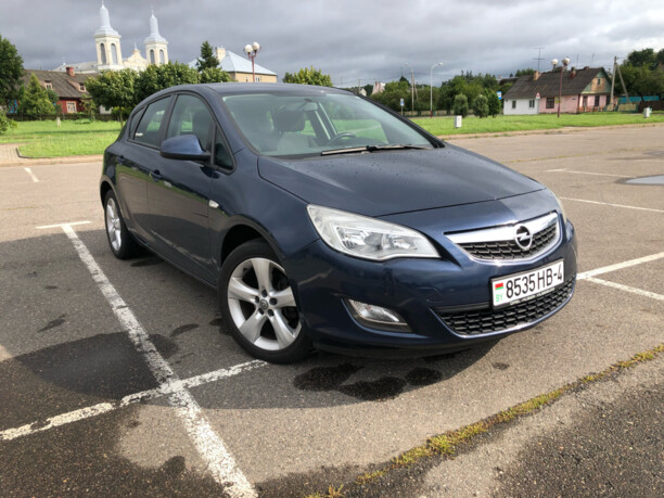 Opel Astra J, 2010 г.