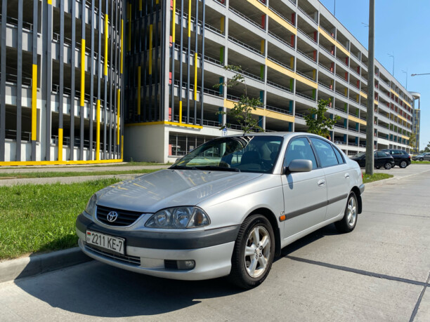 Toyota Avensis I (T220) · Рестайлинг, 2000 г.