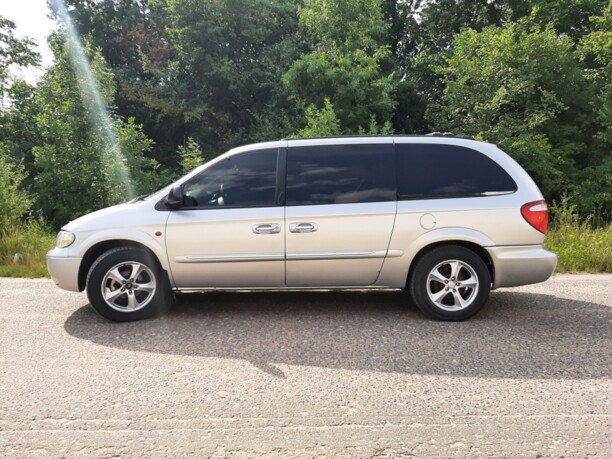 Dodge Grand Caravan IV, 7 мест, 2000 г.