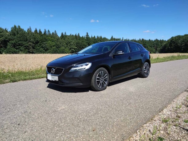 Volvo V40 II · Рестайлинг, 2017 г.