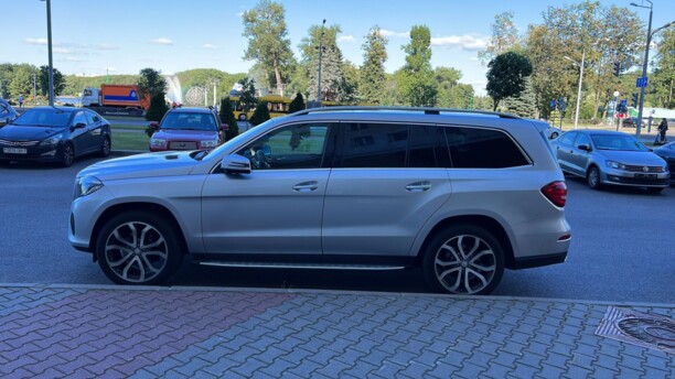 Mercedes-Benz GLS X166, 7 мест, 2017 г.