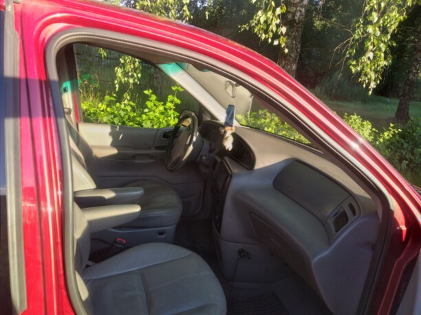 Ford Windstar II, 7 мест, 2000 г.