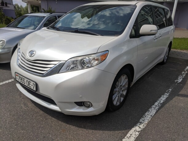 Toyota Sienna III (XL30), 7 мест, 2013 г.