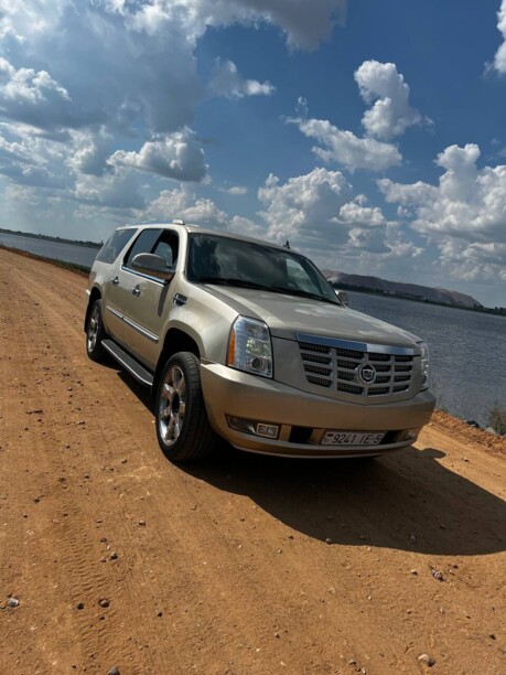 Cadillac Escalade III, 7 мест, 2007 г.