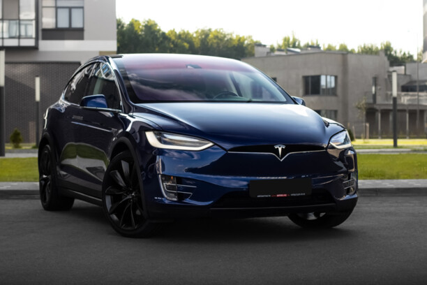 Tesla Model X, 6 мест, 2016 г.