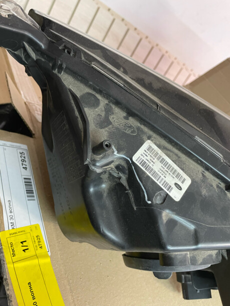 Фара правая в сборе для Ford Fusion USA II 2012 - 2016