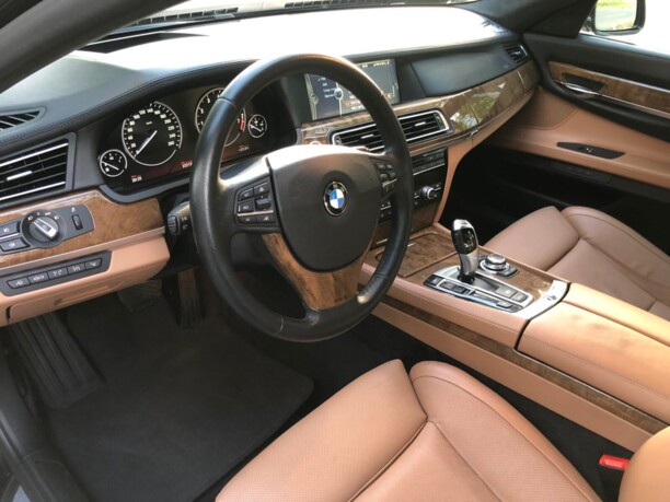 BMW 7 серия F01, F04, 2010 г.