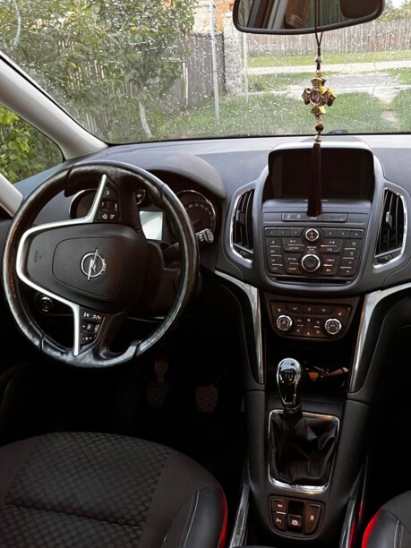 Opel Zafira C, 7 мест, 2015 г.