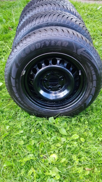 Легковые шины GoodYear ULTRAGRIP 9 195/65 R15 4 шт.