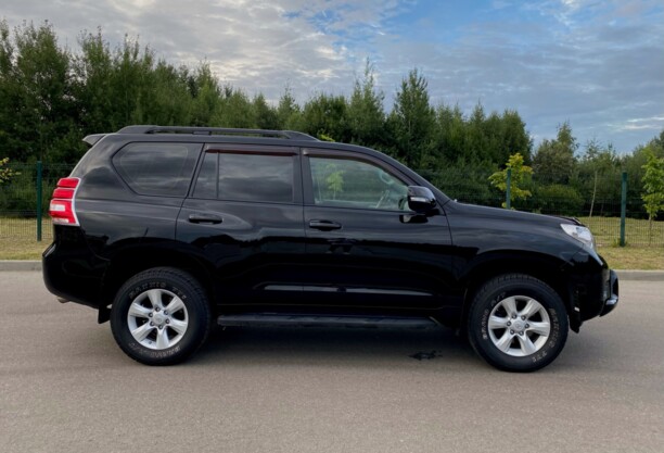 Toyota Land Cruiser Prado J150, 7 мест, 2011 г.