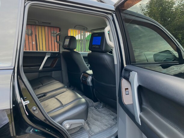 Toyota Land Cruiser Prado J150, 7 мест, 2011 г.