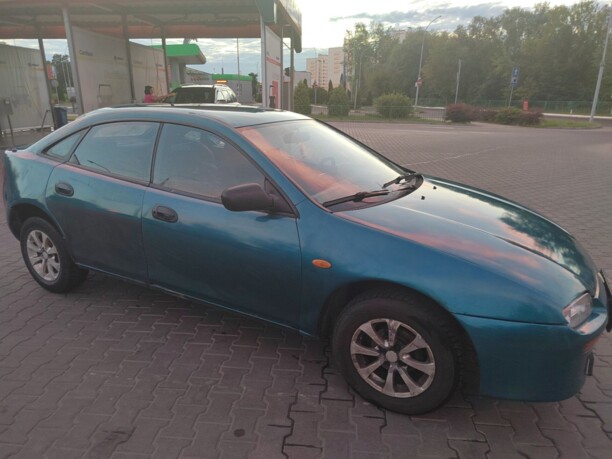 Mazda 323F, 1995 г.