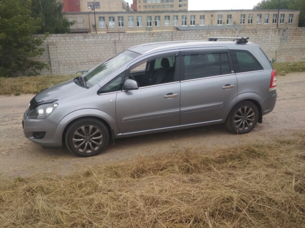 Opel Zafira B · Рестайлинг, 7 мест, 2010 г.