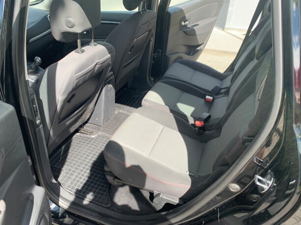 Renault Grand Scenic III · 2-й рестайлинг, 7 мест, 2014 г.